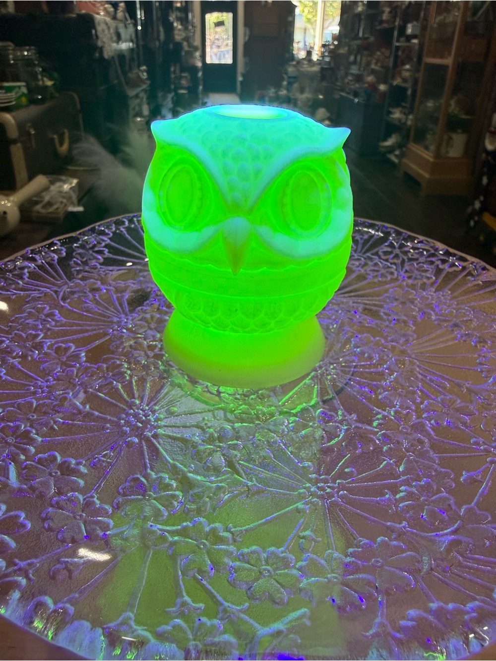 Fenton Custard Fairy Lamp Glows Green - Owl